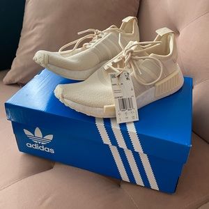 NWT NMD_R1 SHOES Adidas Women’s White Primegreen Size 6